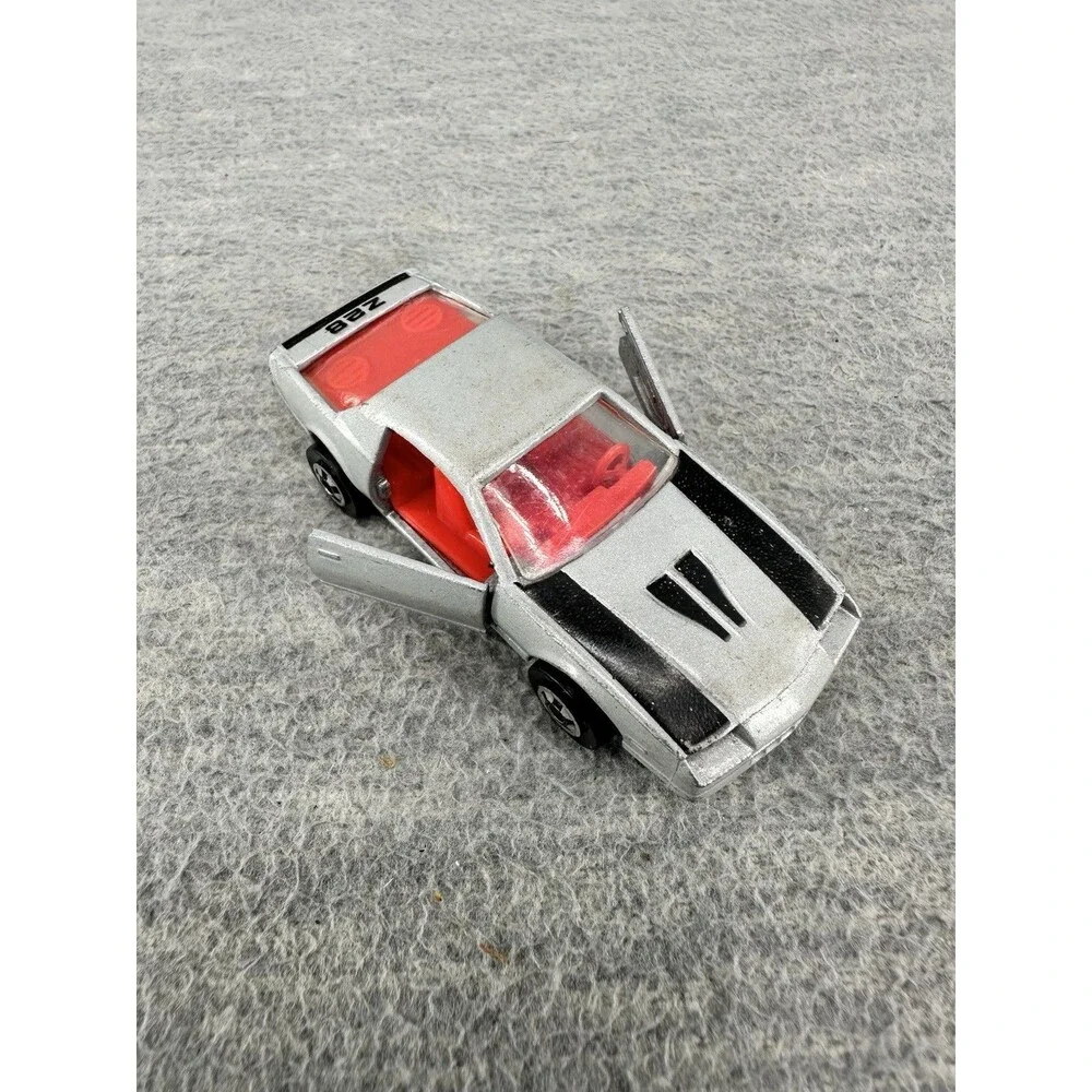ROAD CHAMPS Classic Sports Die Cast Camaro Silver Car T5